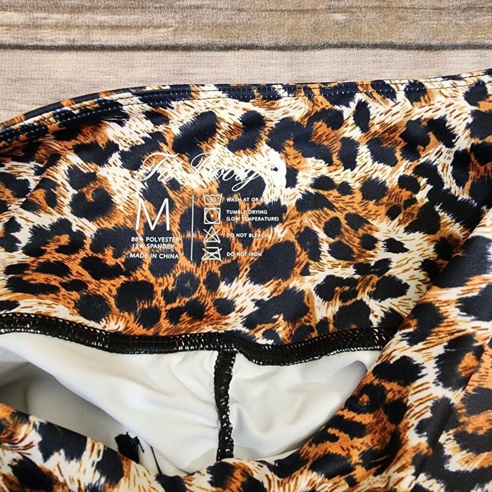 Dance2fit NWT Fit Booty animal print bra & scrunch booty shorts set woman size M - Picture 5 of 9